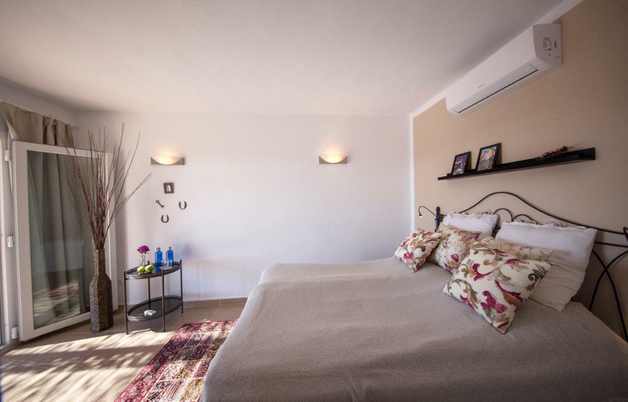 Casa-B Bed & Breakfast, Adults Recommended Cómpeta Екстериор снимка