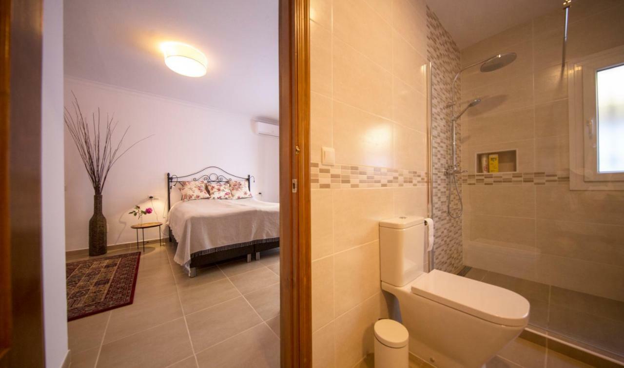 Casa-B Bed & Breakfast, Adults Recommended Cómpeta Екстериор снимка